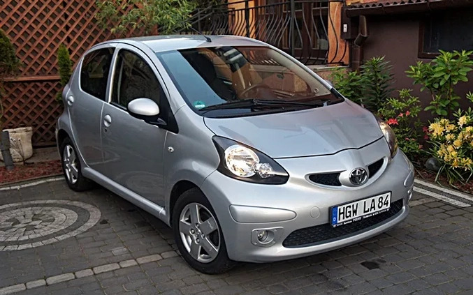Toyota Aygo cena 14999 przebieg: 111000, rok produkcji 2006 z Raciąż małe 326